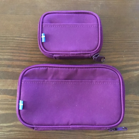 Fjallraven Travel Wallet & Card Carrier - Picture 2 of 4